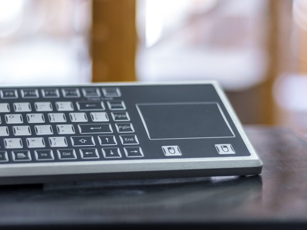 Teclado Industrial com Touchpad (Desktop) (MD)